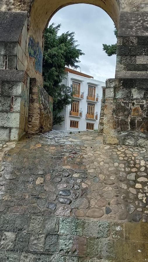 Santa Cecilia Hotel *