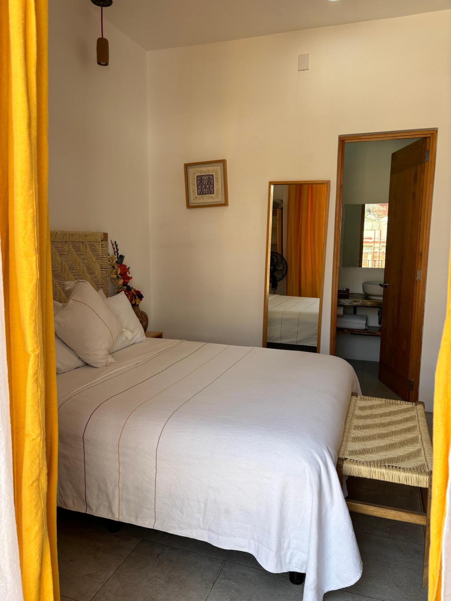 Santa Cecilia Hotel *