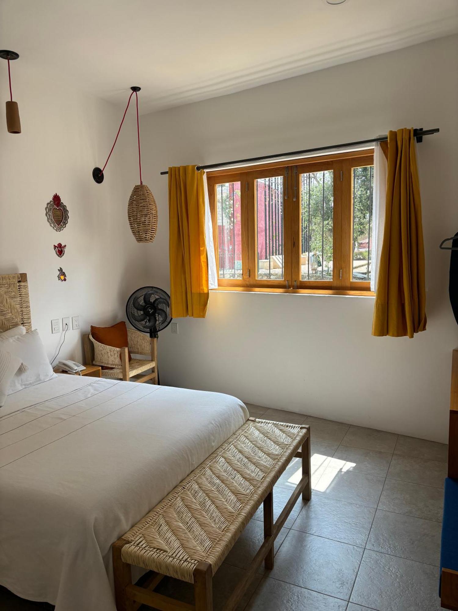 Santa Cecilia Hotel *